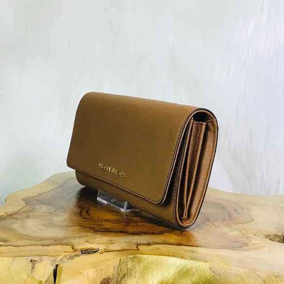 Michael Kors Jet Set Large Phone Crossbody Bag - Picture 2 of 8